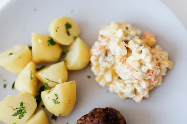 Insalata russa, preparata
