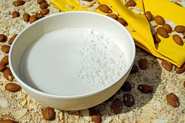 Latte di mandorla