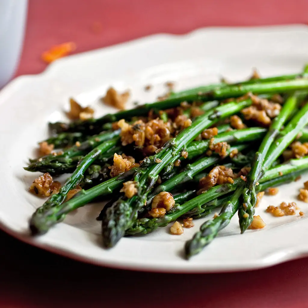 Asparagi Grigliati con Noci Tostate